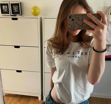 Naakte gelekte OnlyFans-foto van Madeleineb123