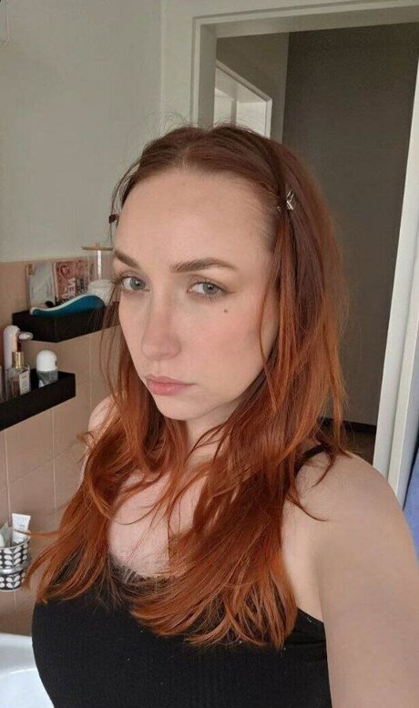 Naakte gelekte OnlyFans-foto van Michelle Puttini