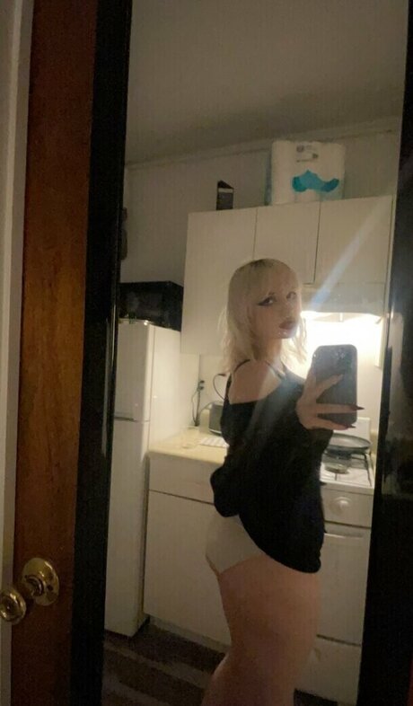 Naakte gelekte OnlyFans-foto van Talkfastellie