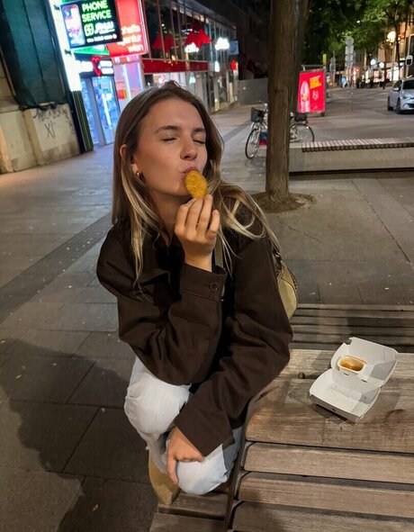 Naakte gelekte OnlyFans-foto van Lena Kozlovac