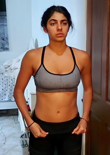 Naakte gelekte OnlyFans-foto van Cascina Caradonna