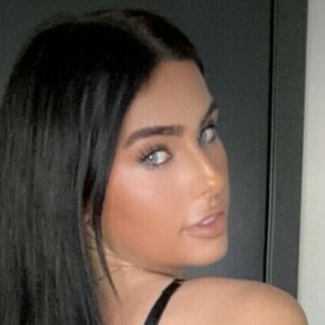 Naakte gelekte OnlyFans-foto van Winter Claire