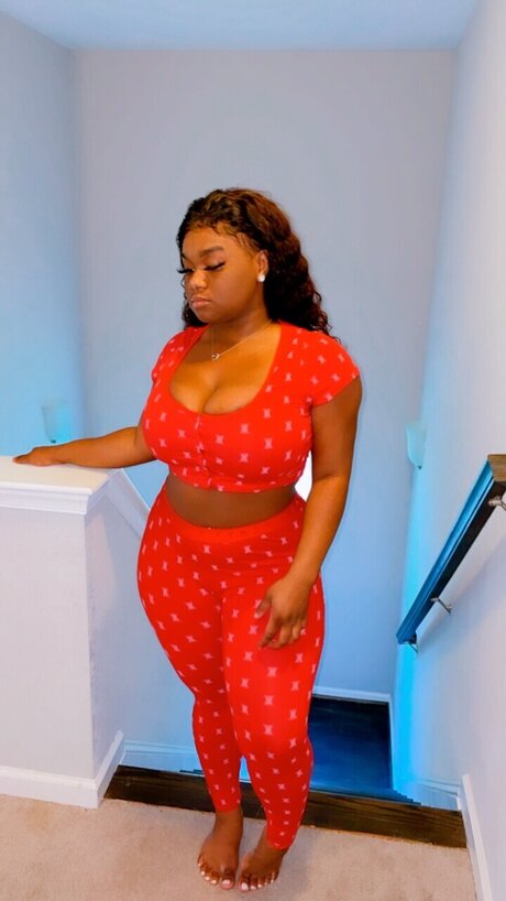 Naakte gelekte OnlyFans-foto van Red