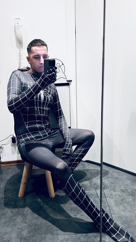 Naakte gelekte OnlyFans-foto van Kasper