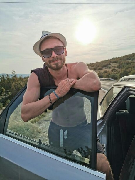Naakte gelekte OnlyFans-foto van Kevin
