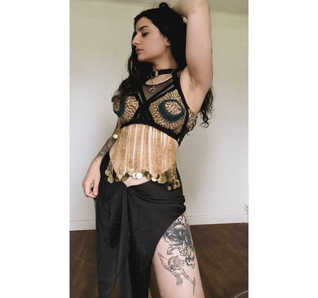 Naakte gelekte OnlyFans-foto van Brutalbeurette