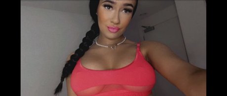 Naakte gelekte OnlyFans-foto van Caitlin Fraser Aberdeen