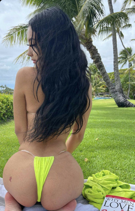 Naakte gelekte OnlyFans-foto van Elara777