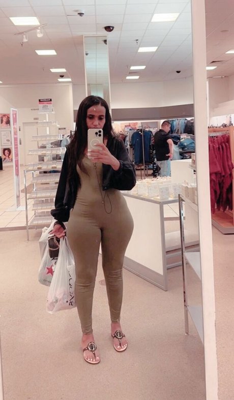 Naakte gelekte OnlyFans-foto van Fevunet