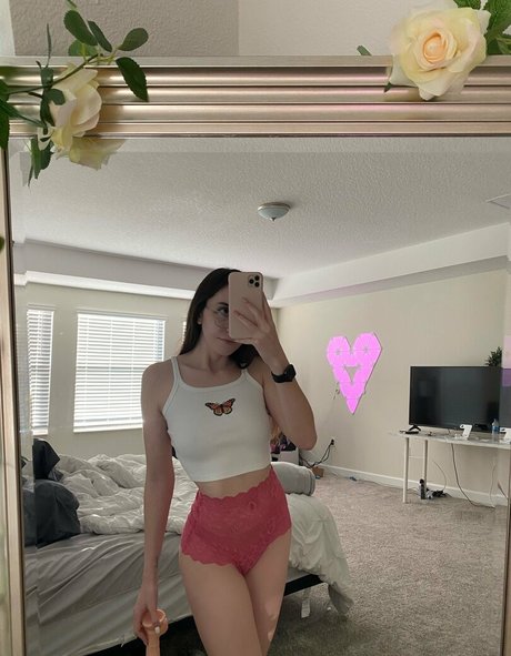 Naakte gelekte OnlyFans-foto van Catlyn