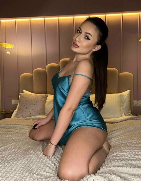 Naakte gelekte OnlyFans-foto van Ayanasin