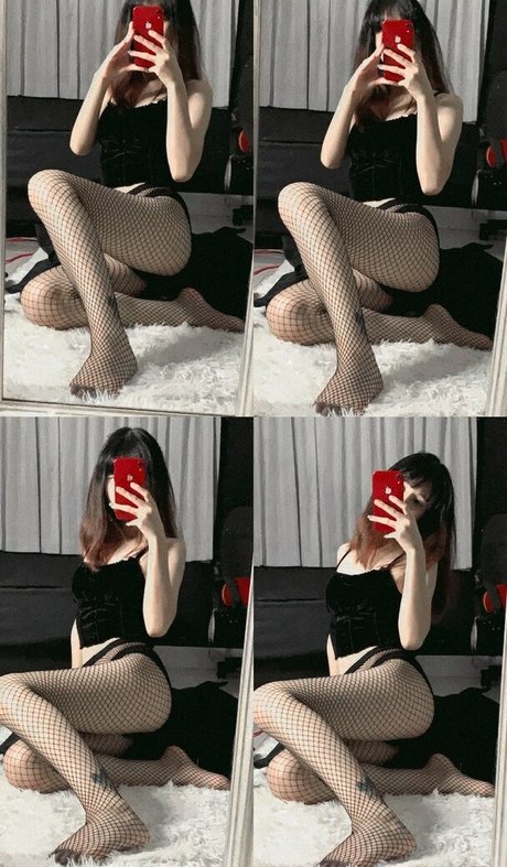 Naakte gelekte OnlyFans-foto van Akijun