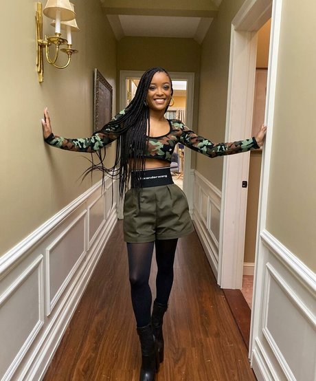 Naakte gelekte OnlyFans-foto van Latoya Tonodeo