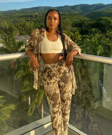 Naakte gelekte OnlyFans-foto van Latoya Tonodeo