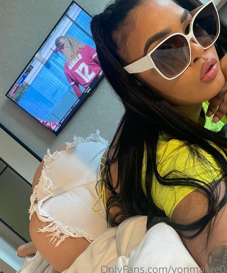 Naakte gelekte OnlyFans-foto van Vonmarye0