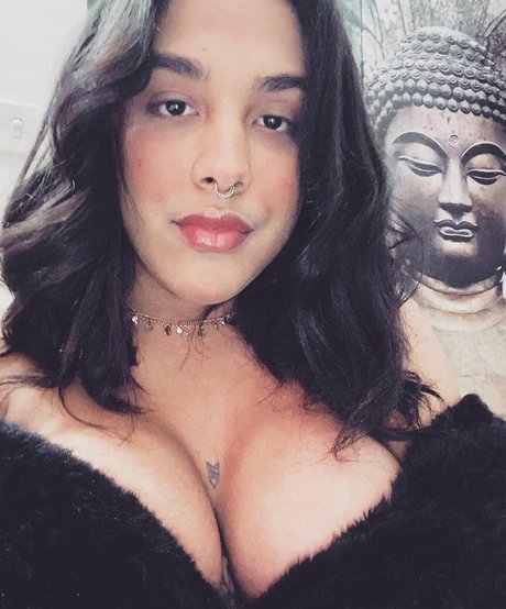 Naakte gelekte OnlyFans-foto van Bruna Taylor