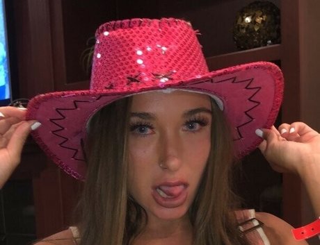 Naakte gelekte OnlyFans-foto van Erika Lampe