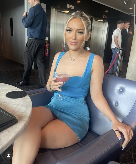 Naakte gelekte OnlyFans-foto van Maisiehward