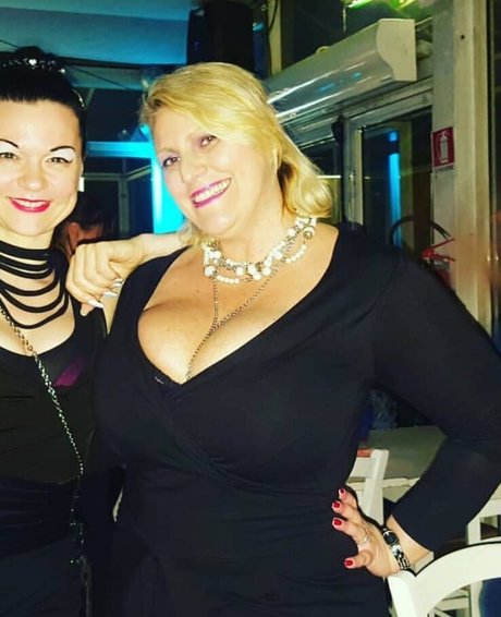 Naakte gelekte OnlyFans-foto van Laura Leonardi