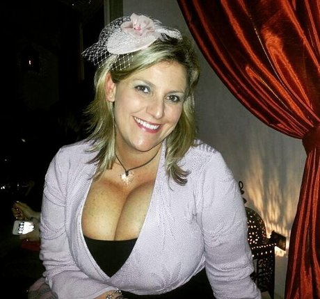 Naakte gelekte OnlyFans-foto van Laura Leonardi