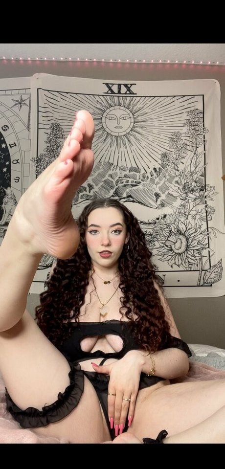 Naakte gelekte OnlyFans-foto van Babbyyybelleee