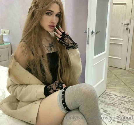 Naakte gelekte OnlyFans-foto van Kristydiamond