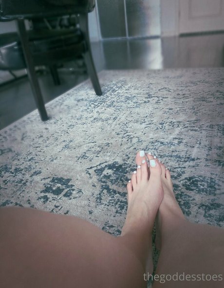 Naakte gelekte OnlyFans-foto van Goddesstoesof