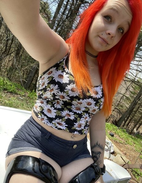 Naakte gelekte OnlyFans-foto van Lustycyborg