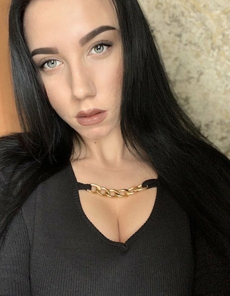 Naakte gelekte OnlyFans-foto van Angelinapretty