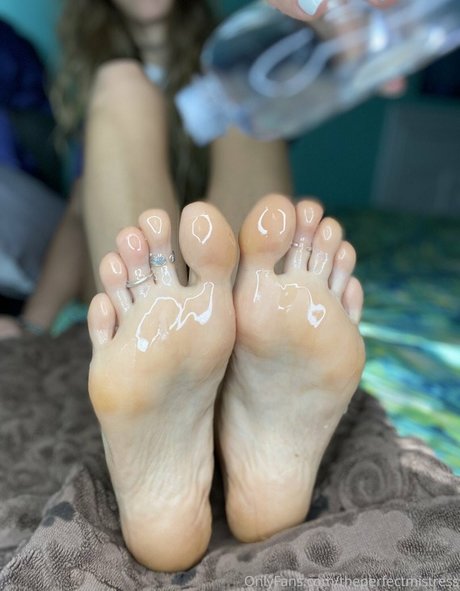 Naakte gelekte OnlyFans-foto van Perfect Mistress
