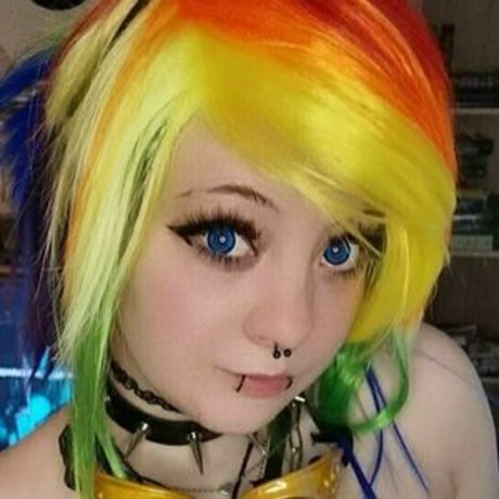 Naakte gelekte OnlyFans-foto van Littlescarefoxfree