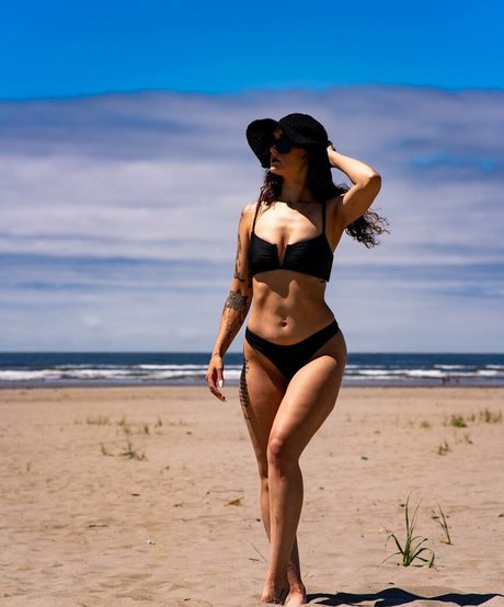 Naakte gelekte OnlyFans-foto van Kittymekelsey