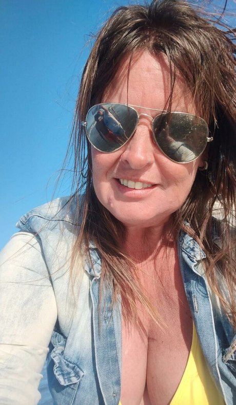 Naakte gelekte OnlyFans-foto van Lady Lara
