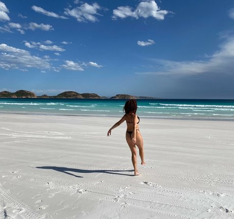Naakte gelekte OnlyFans-foto van Bella Fiore