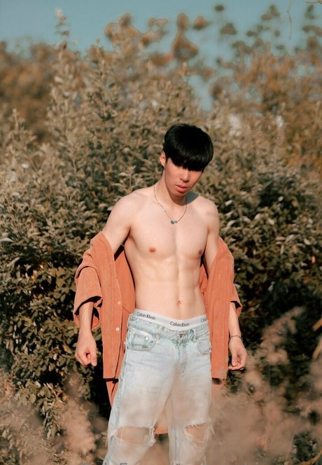 Naakte gelekte OnlyFans-foto van Bombiemann