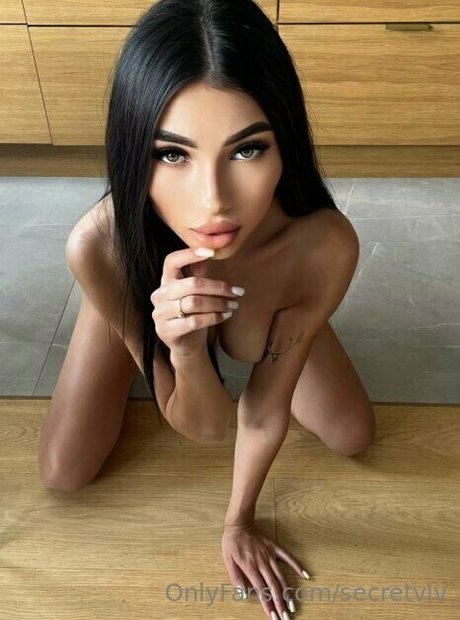 Naakte gelekte OnlyFans-foto van Secretviv