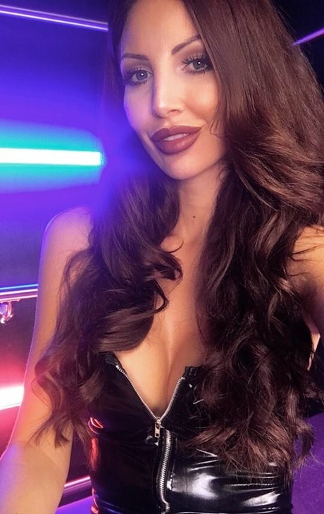 Naakte gelekte OnlyFans-foto van Cara Steel
