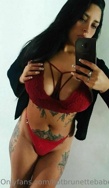 Naakte gelekte OnlyFans-foto van Hotbrunettebabe