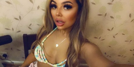 Naakte gelekte OnlyFans-foto van Emilyexotics
