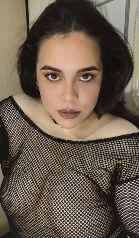 Naakte gelekte OnlyFans-foto van Goddes Nini