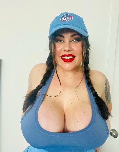 Naakte gelekte OnlyFans-foto van Thelolamoon
