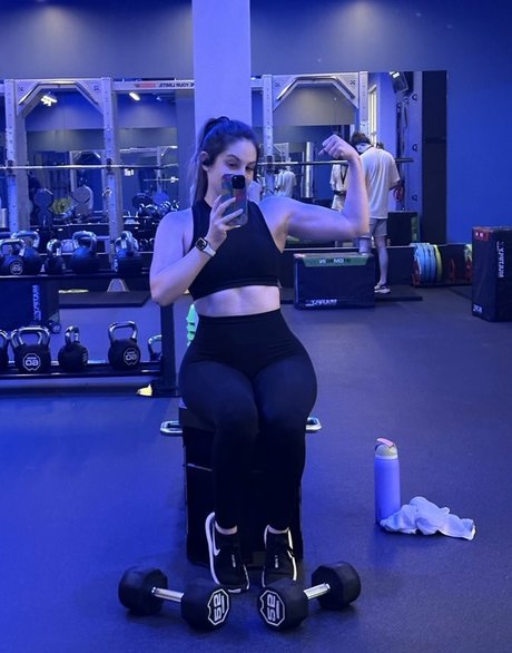 Naakte gelekte OnlyFans-foto van Sloane Wolf