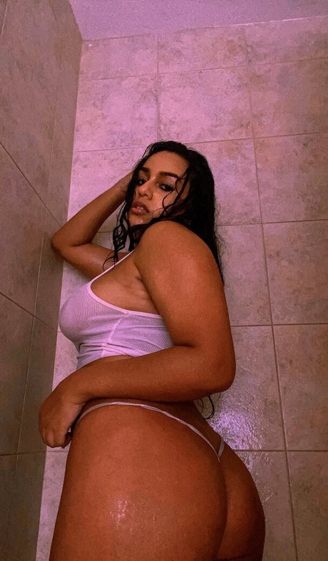 Naakte gelekte OnlyFans-foto van Gabby B