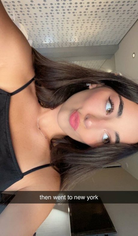 Naakte gelekte OnlyFans-foto van Elena Arenas