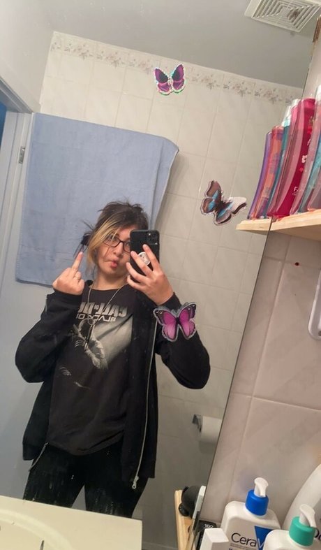 Naakte gelekte OnlyFans-foto van Mintyjamie