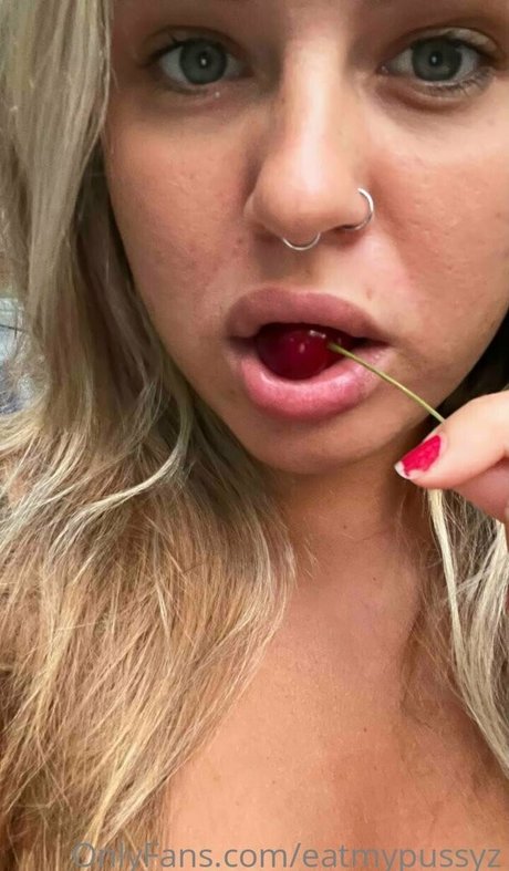 Naakte gelekte OnlyFans-foto van Eexoticbabe