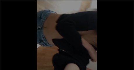 Naakte gelekte OnlyFans-foto van Lucrelisa
