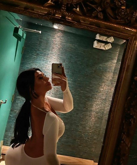 Naakte gelekte OnlyFans-foto van Suppasamm