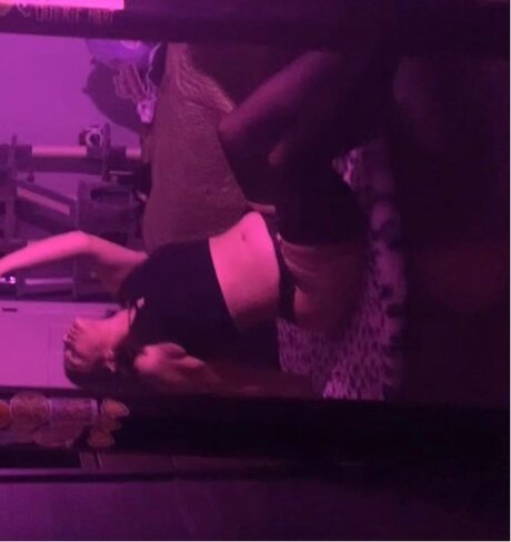 Naakte gelekte OnlyFans-foto van Punk Princess