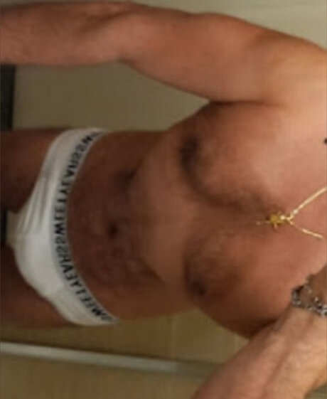 Naakte gelekte OnlyFans-foto van Andregrosso24